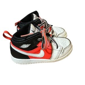 Jordan 1 Mid SE kids 9C